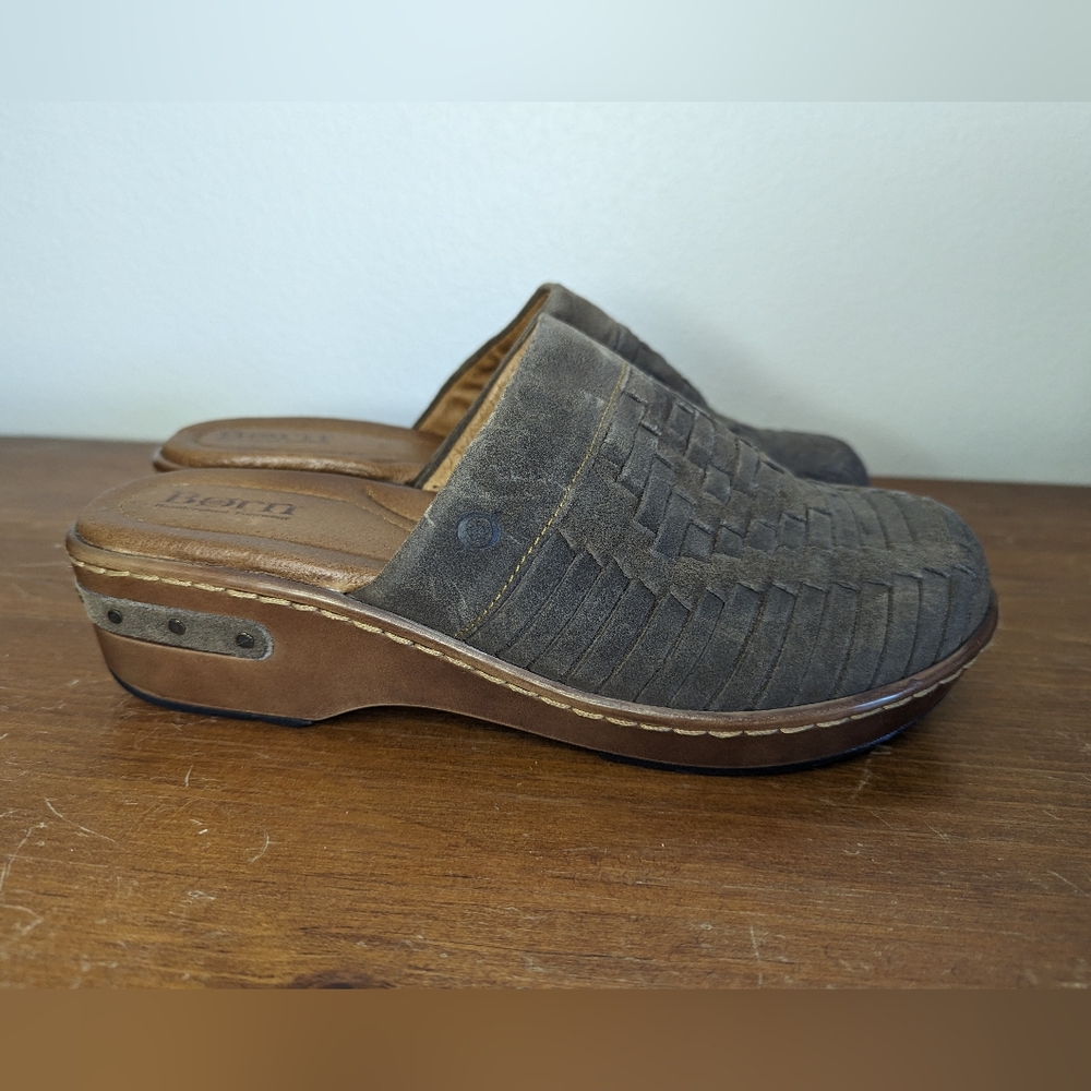NWOT Born Yucatan Distressed Clogs Wet Weather (Grey) Women's Size 9 - Picture 3 of 14